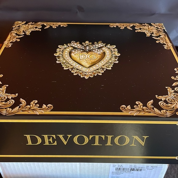 NIB authentic Dolce & Gabbana Handbag - Picture 5 of 11